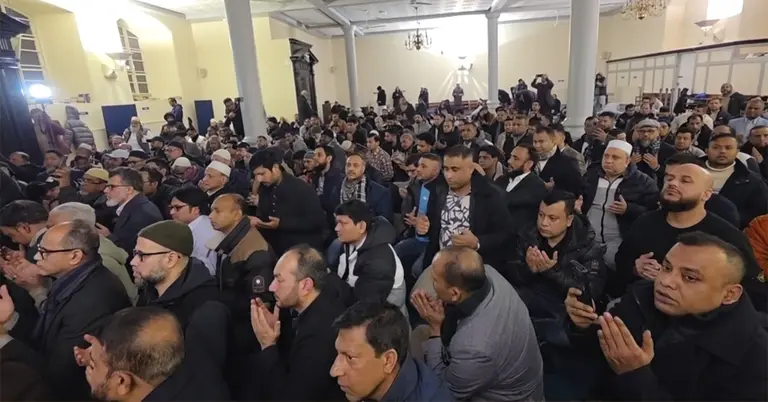 তারেক রহমানের বাংলাদেশে ফেরা উপলক্ষে যুক্তরাজ্য বিএনপি দোয়া মাহফিলের আয়োজন করেছে